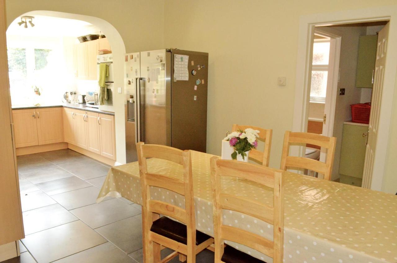 A Cozy House To Stay In Sunny ボーンマス エクステリア 写真