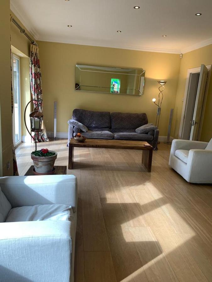A Cozy House To Stay In Sunny ボーンマス エクステリア 写真